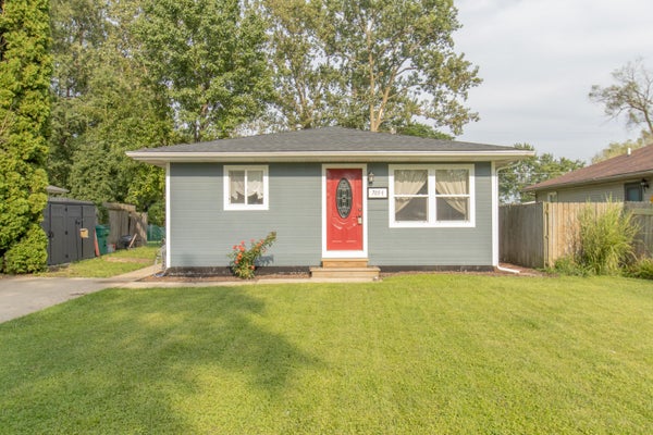 705 FREMONT RD, VALPARAISO, IN 46385 - Image f3df67a3dbc0f2efff08669036042e0b/2666652434