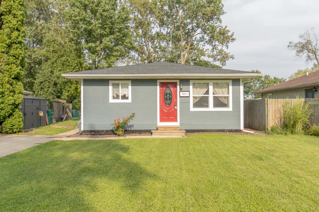 Photo of 705 Fremont Road, Valparaiso, IN 46385 (MLS # 844198)