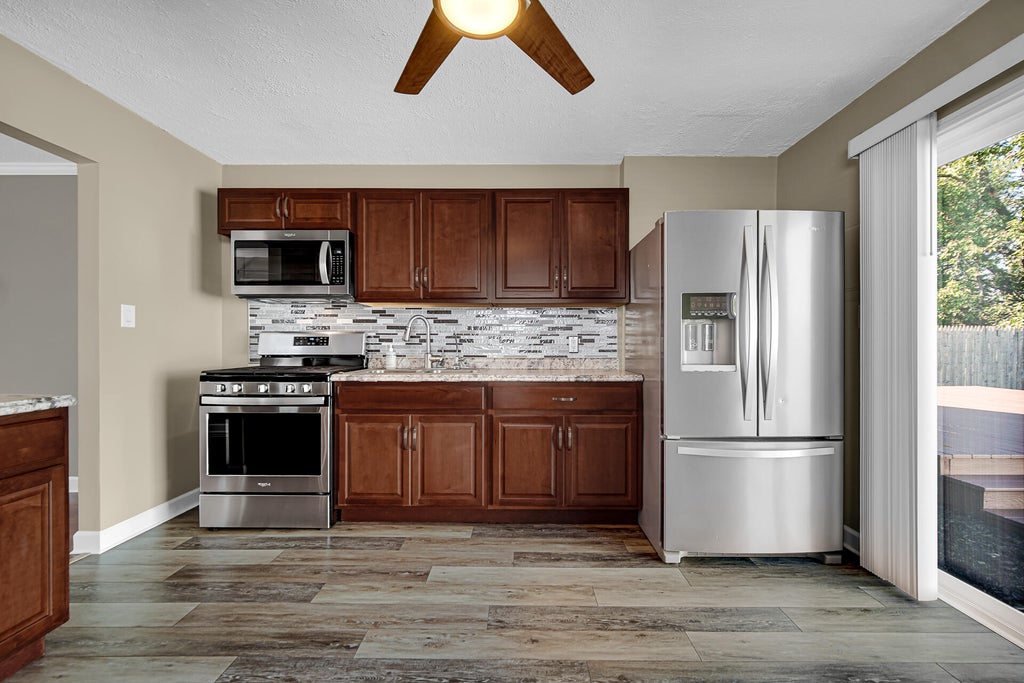 Photo of 2421 Walnut Drive, Highland, IN 46322 (MLS # 847378)