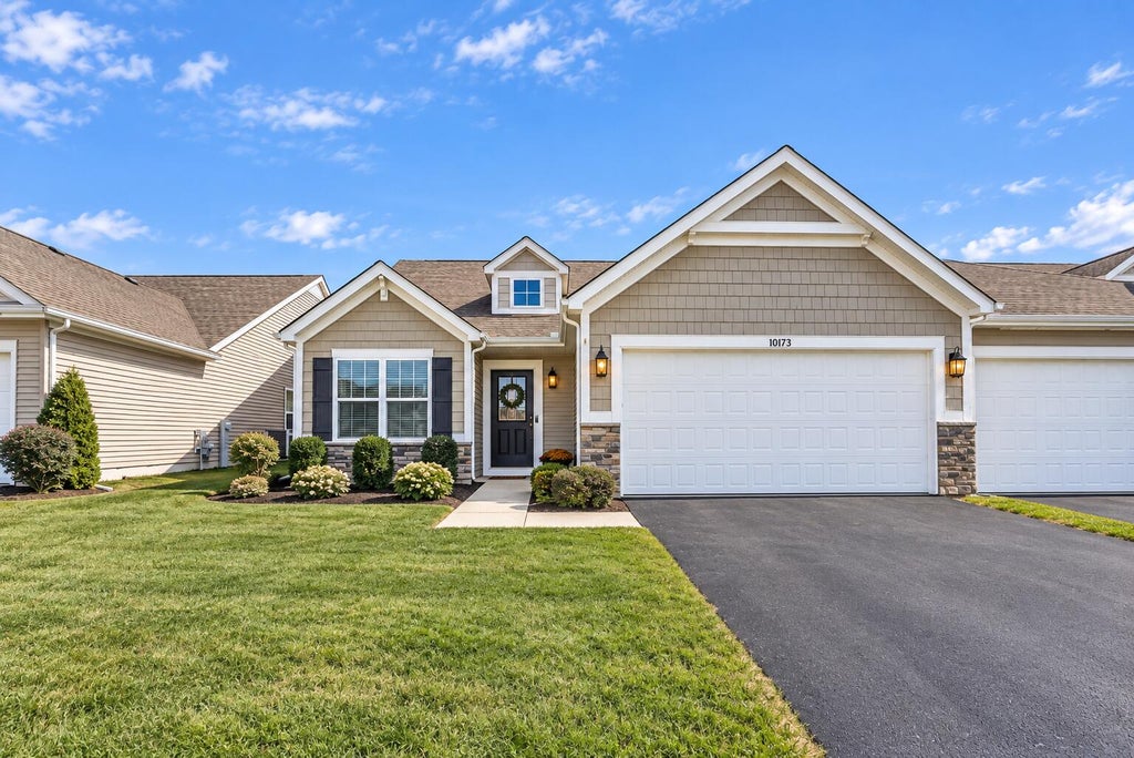 Photo of 10173 Kreitzburg Street, Dyer, IN 46311 (MLS # 847360)