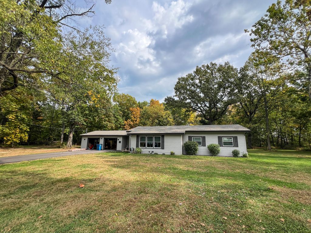 Photo of 543 N 325 W, Valparaiso, IN 46385 (MLS # 831341)