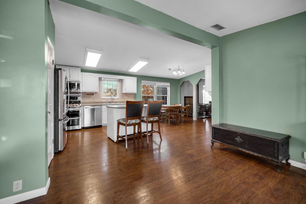 Photo of 213 N 450 E, Valparaiso, IN 46383 (MLS # 831598)