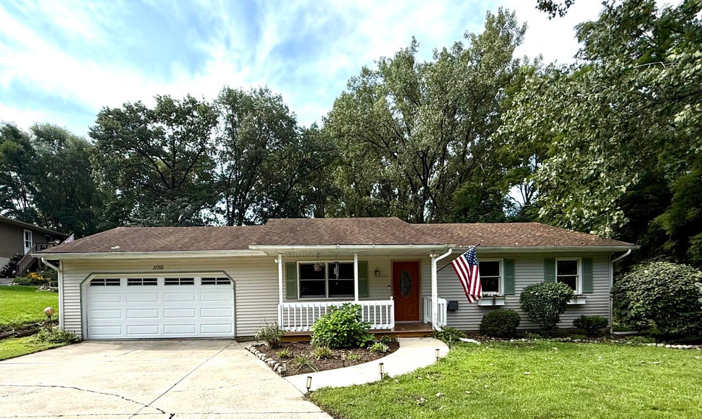 Photo of 1170 Lincoln Avenue, Lowell, IN 46356 (MLS # 844011)
