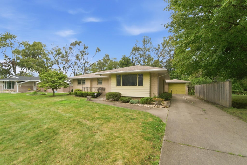 Photo of 2248 W 57th Place, Merrillville, IN 46410 (MLS # 845796)