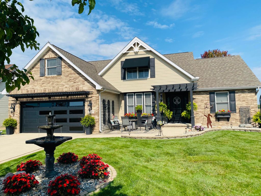 Photo of 5848 Wildrose Lane, Schererville, IN 46375 (MLS # 836094)