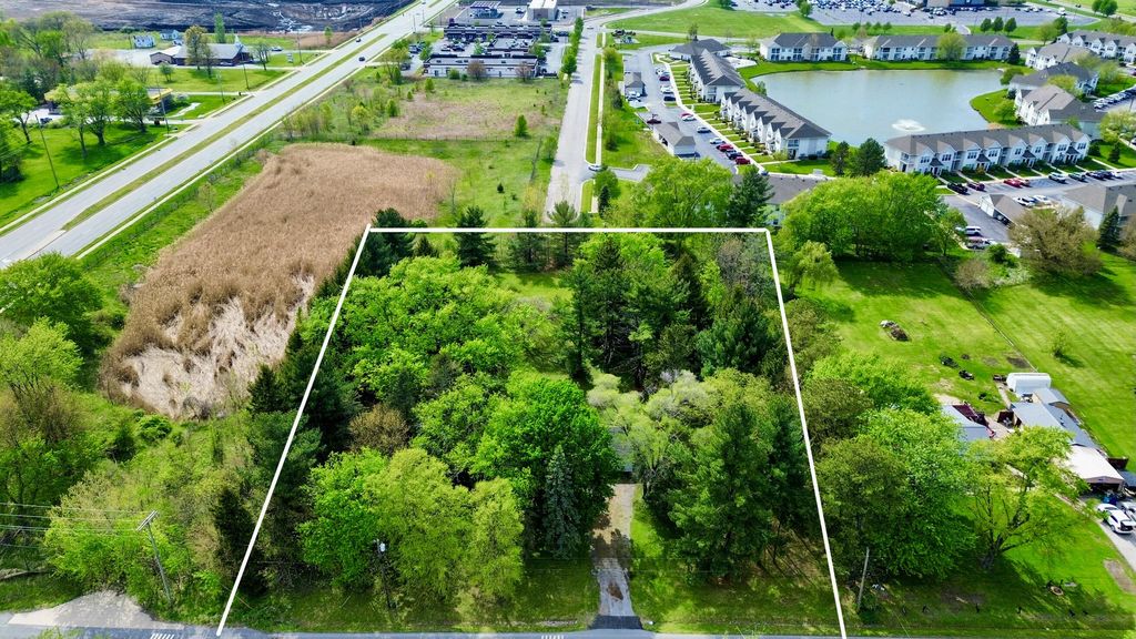 Photo of 806 N 450 W, Valparaiso, IN 46385 (MLS # 838232)