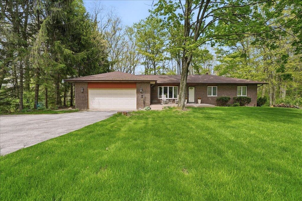 Photo of 255 E U.s. Hwy 6, Valparaiso, IN 46383 (MLS # 838409)