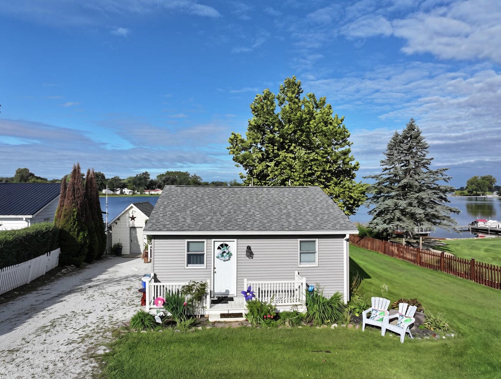 Photo of 11086 W Silver Maple Drive, Kewanna, IN 46939 (MLS # 845927)