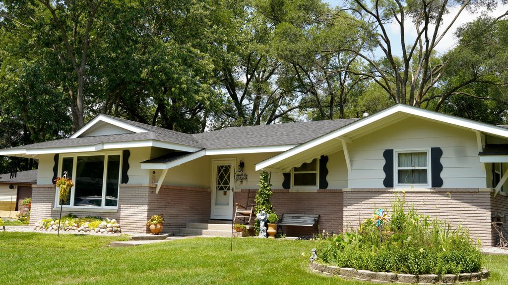 Photo of 2256 W 57th Place, Merrillville, IN 46410 (MLS # 838497)