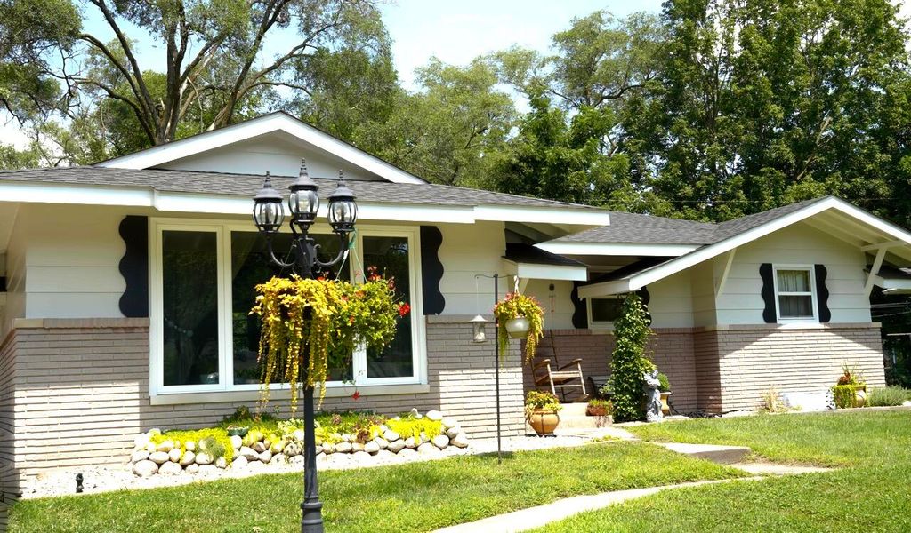 Photo of 2256 W 57th Place, Merrillville, IN 46410 (MLS # 838497)