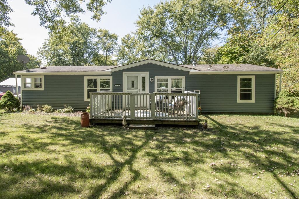 Photo of 15806 Clark Street, Lowell, IN 46356 (MLS # 832766)