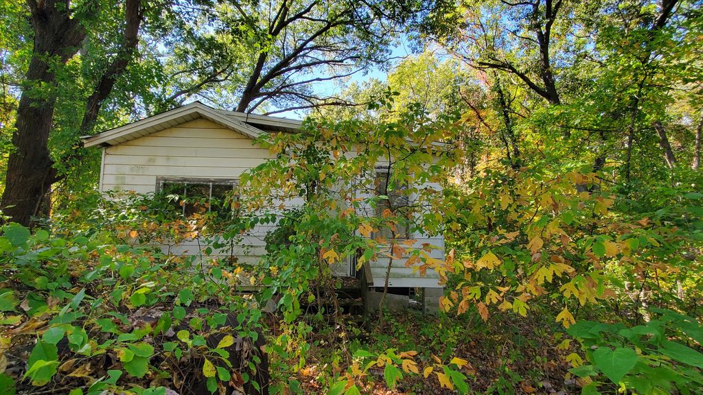 Photo of 1601 Columbia Avenue, Michigan City, IN 46360 (MLS # 829982)