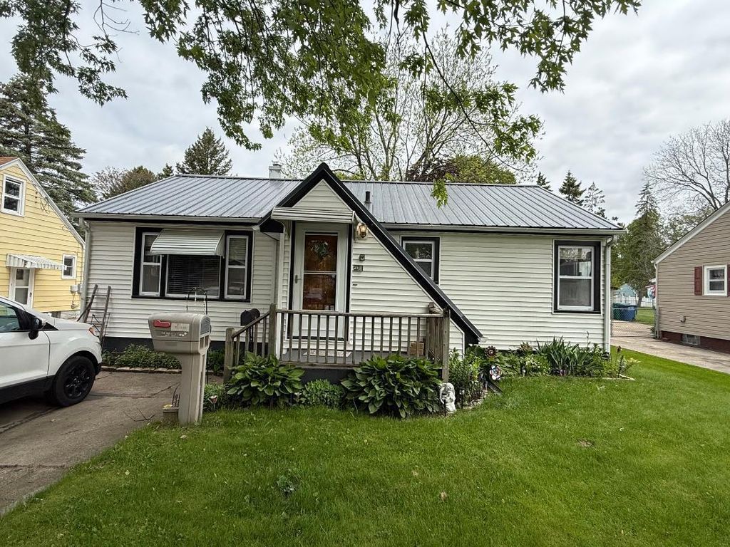 Photo of 511 Allen Street, La Porte, IN 46350 (MLS # 838920)