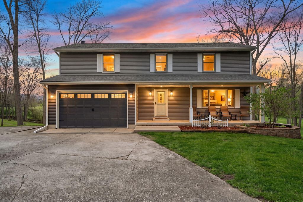 Photo of 1120 Hilltop Drive, Lowell, IN 46356 (MLS # 837902)