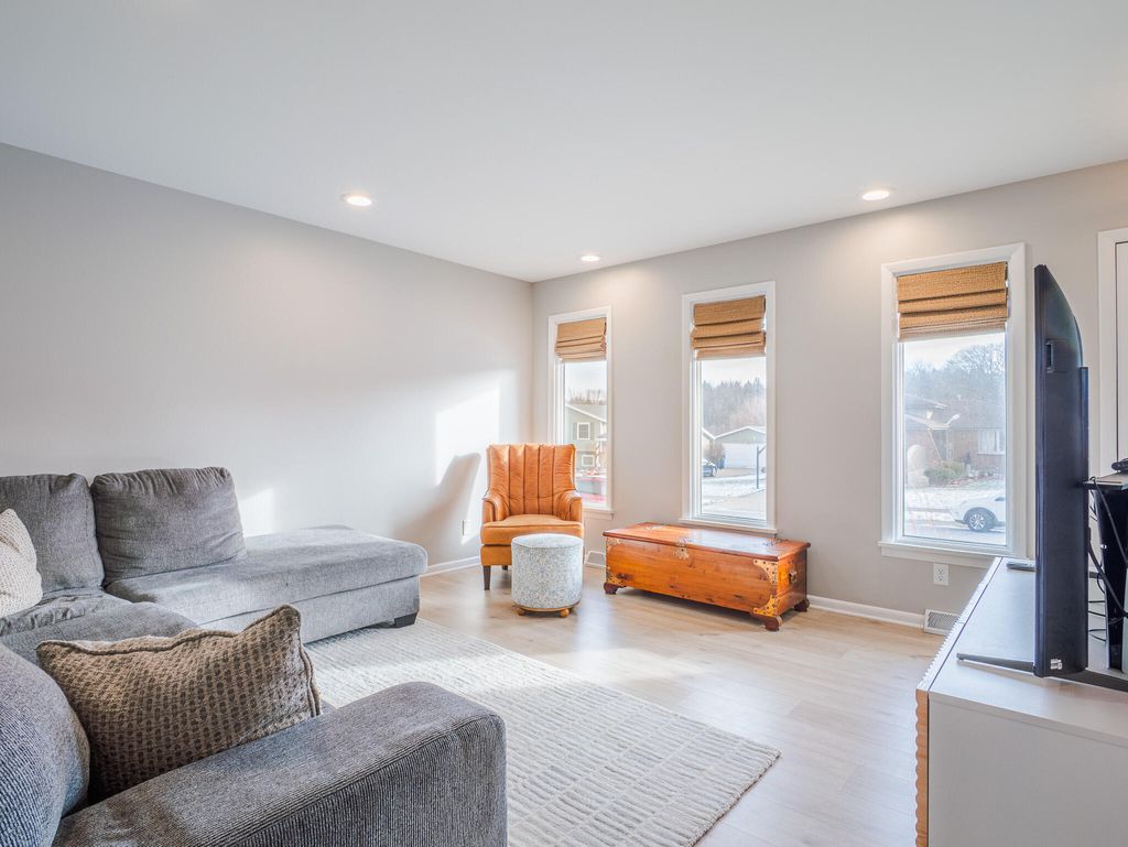 Photo of 840 Appletree Drive, Schererville, IN 46375 (MLS # 832306)