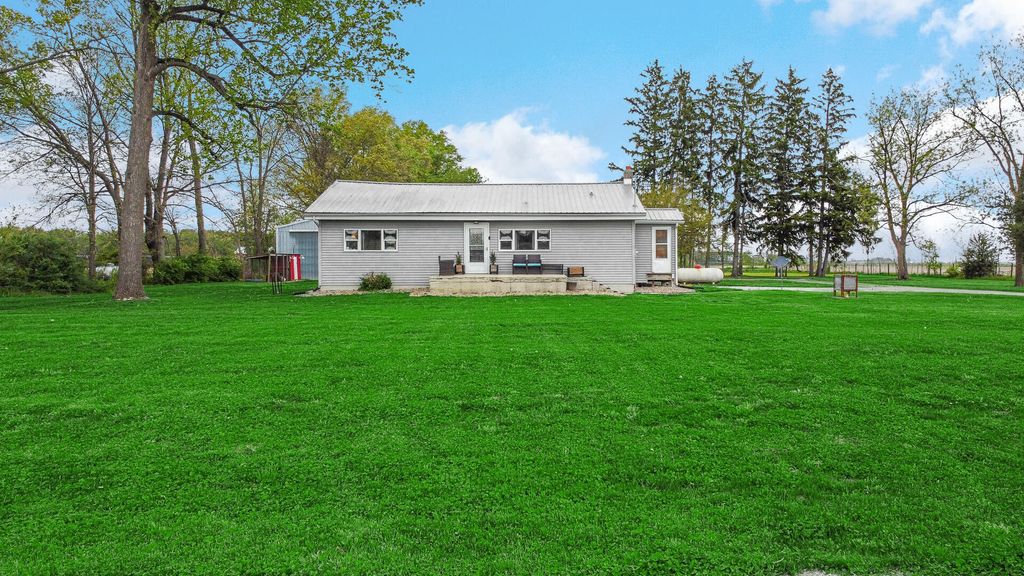 Photo of 2232 W 1650 S, Hanna, IN 46340 (MLS # 838058)