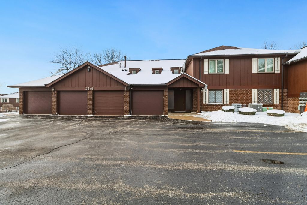 Photo of 2545 E Lakeshore Drive #A71, Crown Point, IN 46307 (MLS # 833682)