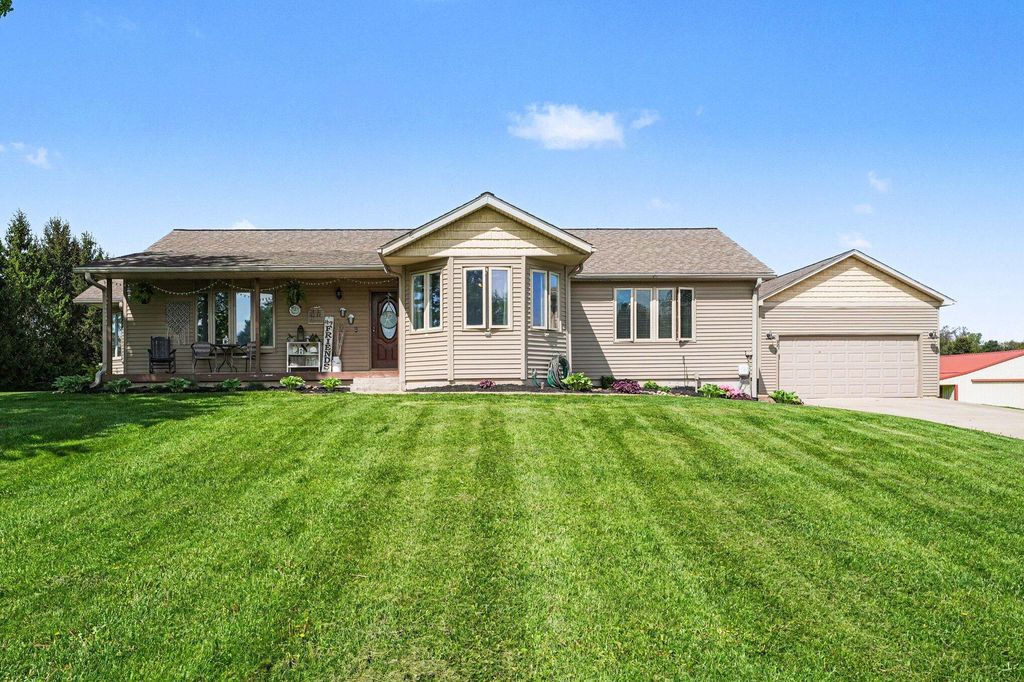 Photo of 92 E 30 S, Valparaiso, IN 46383 (MLS # 838002)