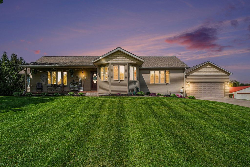 Photo of 92 E 30 S, Valparaiso, IN 46383 (MLS # 838002)