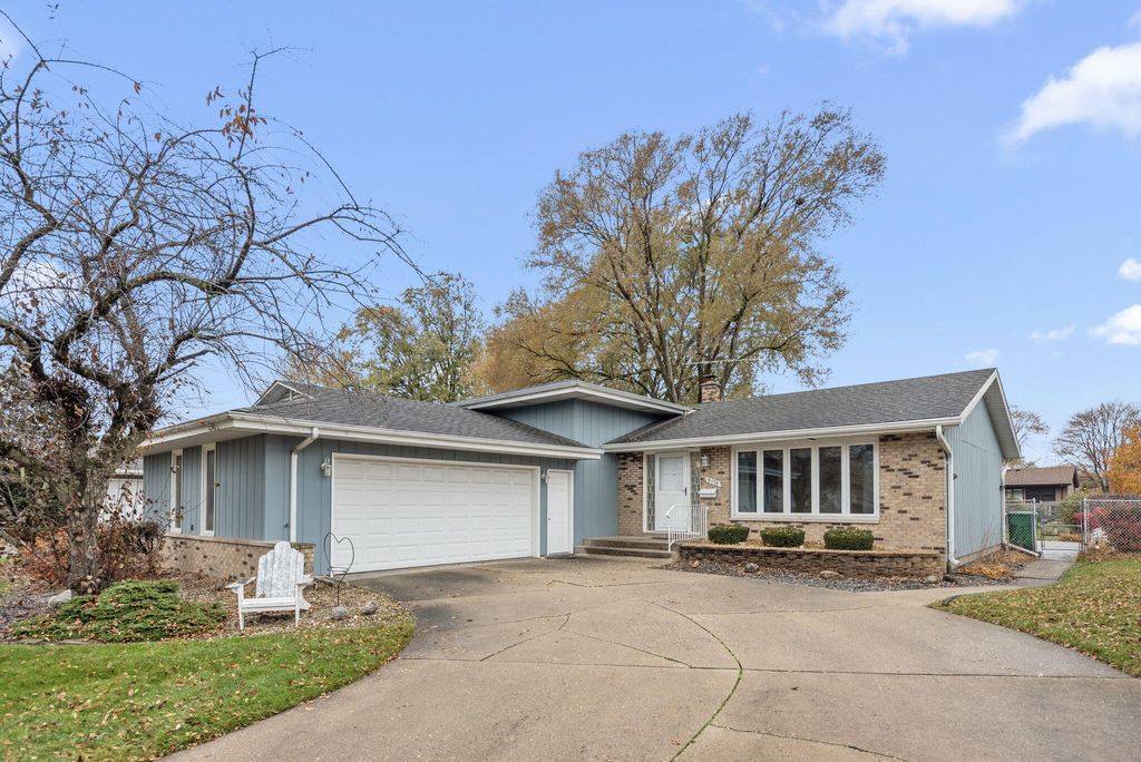Photo of 8778 Madison Avenue, Munster, IN 46321 (MLS # 831326)
