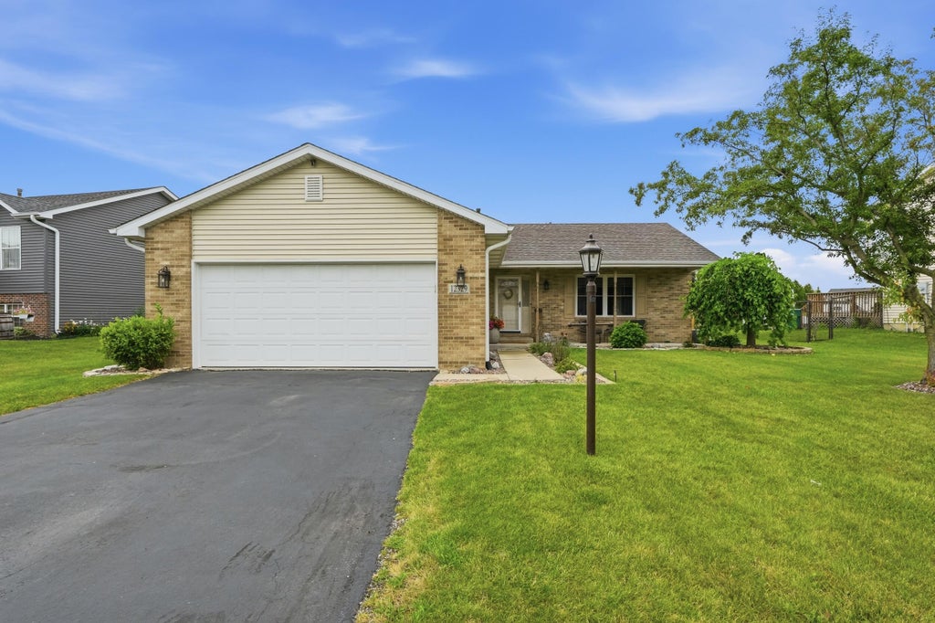 Photo of 12329 Tippecanoe Place, Crown Point, IN 46307 (MLS # 843416)