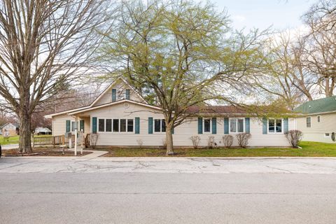 310 E Lincoln Street, Kentland, IN 47951 - #: 836926