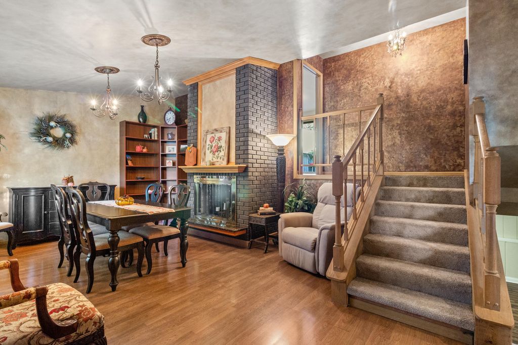 Photo of 1825 Oriole Drive, Munster, IN 46321 (MLS # 829530)