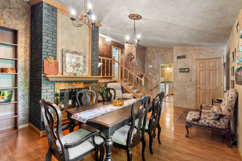 Photo of 1825 Oriole Drive, Munster, IN 46321 (MLS # 829530)