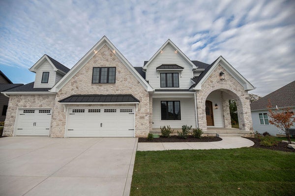 3102 WHISPERING BROOK LN, VALPARAISO, IN 46385 - Image f62e7a93dd5a8c8dc8da008f9c2aac77/1423514732