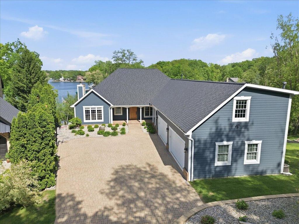Photo of 502 Stoney Ridge Court, Valparaiso, IN 46385 (MLS # 839678)