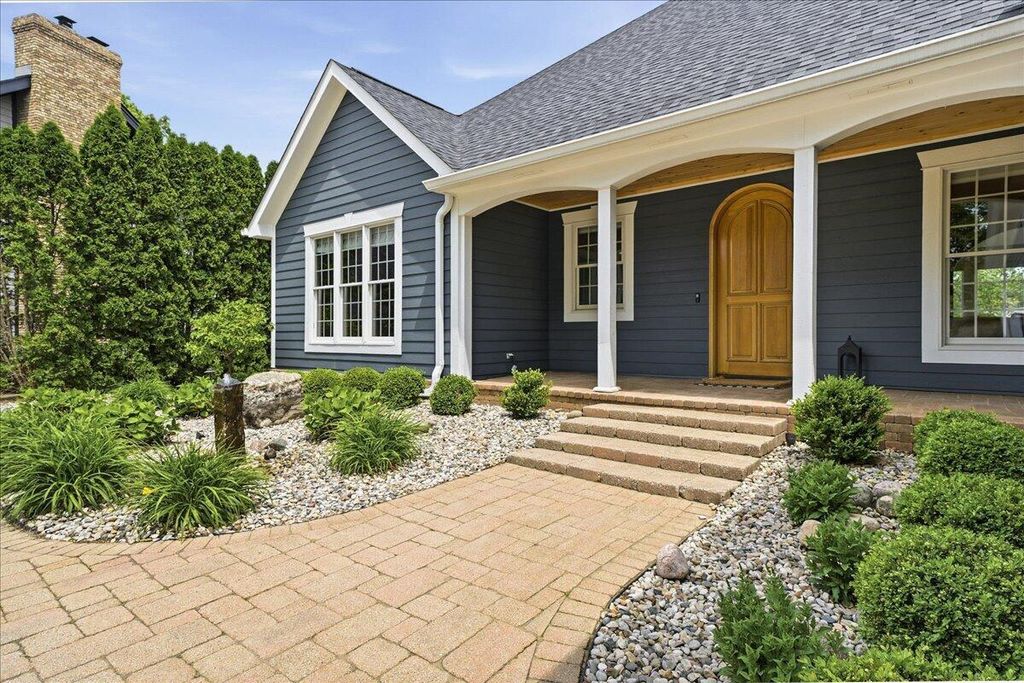 Photo of 502 Stoney Ridge Court, Valparaiso, IN 46385 (MLS # 839678)