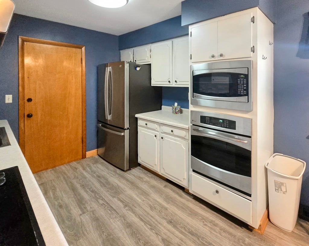 Photo of 5910 Mckinley Street, Merrillville, IN 46410 (MLS # 844700)