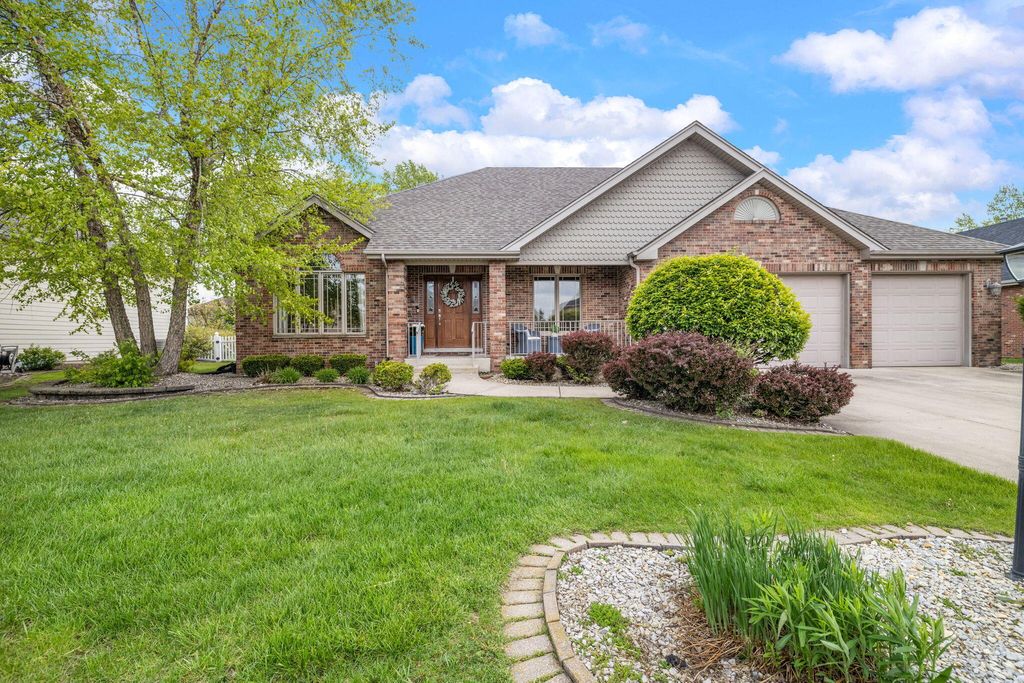 Photo of 108 Exeter Road, Munster, IN 46321 (MLS # 838704)