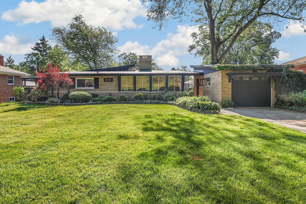 Photo of 8119 Forest Avenue, Munster, IN 46321 (MLS # 840116)