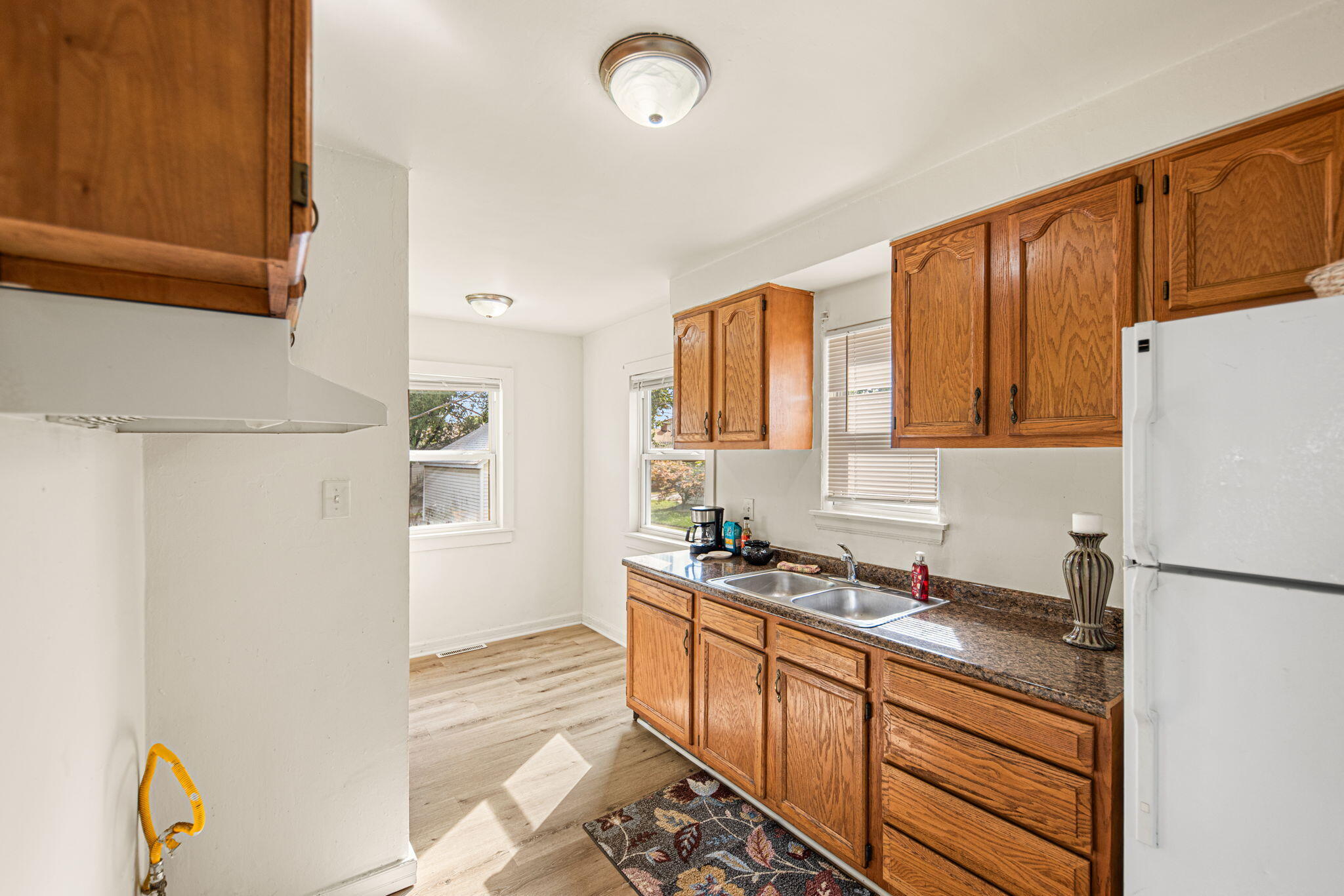 Hammond, Indiana 46324, United States, 3 Bedrooms Bedrooms, ,2 BathroomsBathrooms,Residential,Active,221311