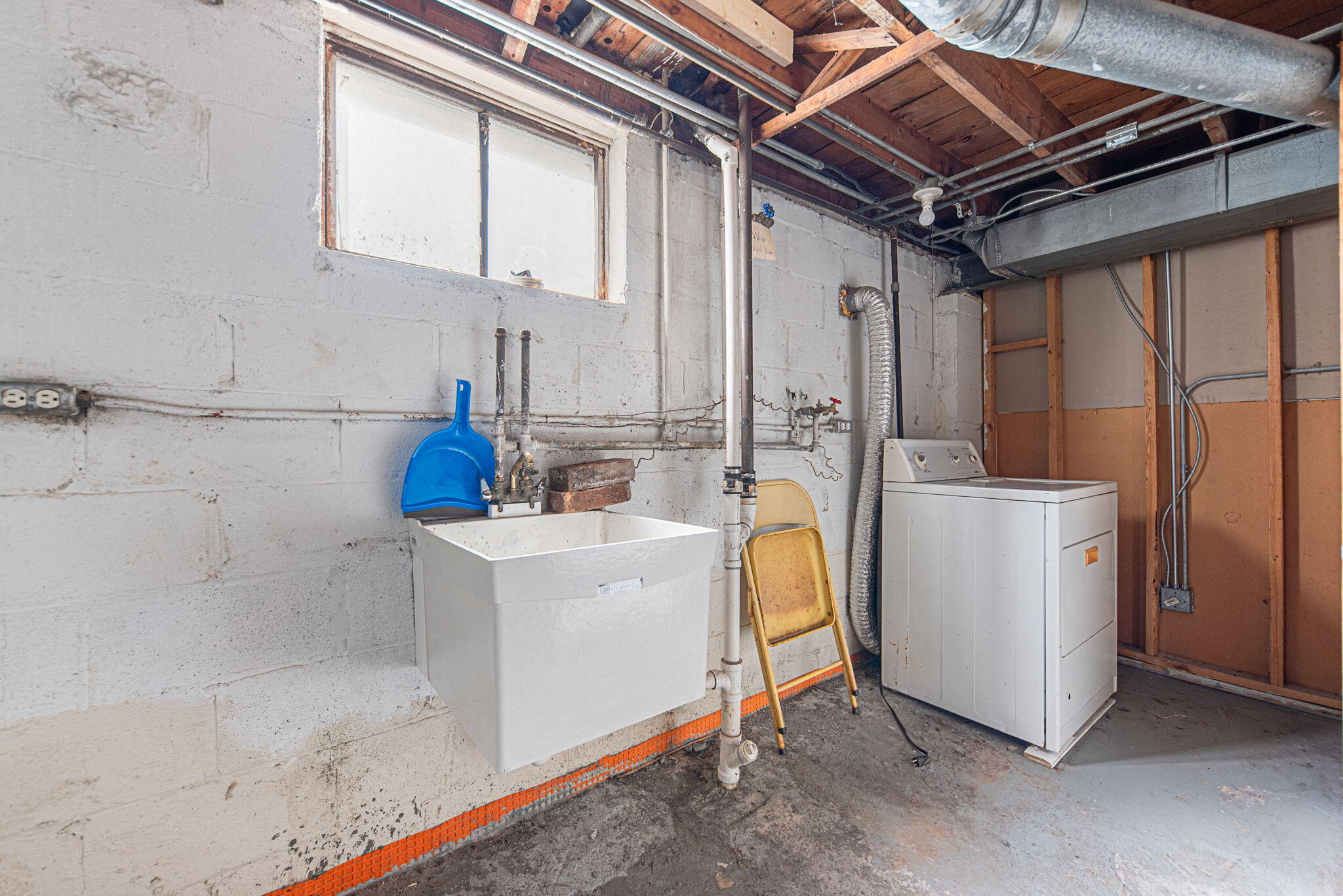 Hammond, Indiana 46324, United States, 3 Bedrooms Bedrooms, ,2 BathroomsBathrooms,Residential,Active,221311