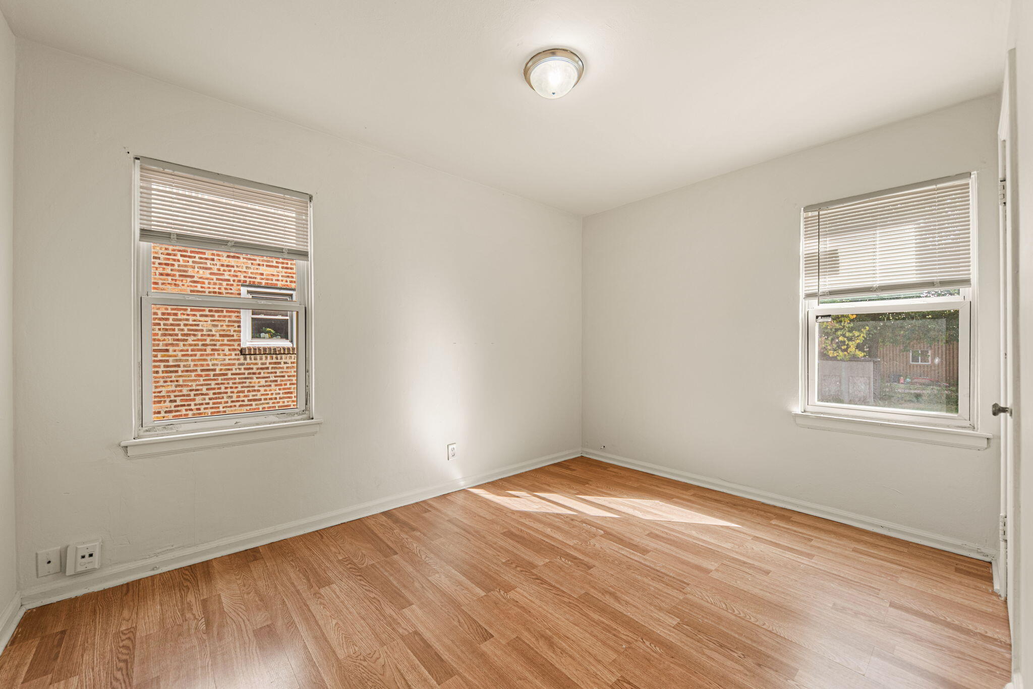 Hammond, Indiana 46324, United States, 3 Bedrooms Bedrooms, ,2 BathroomsBathrooms,Residential,Active,221311