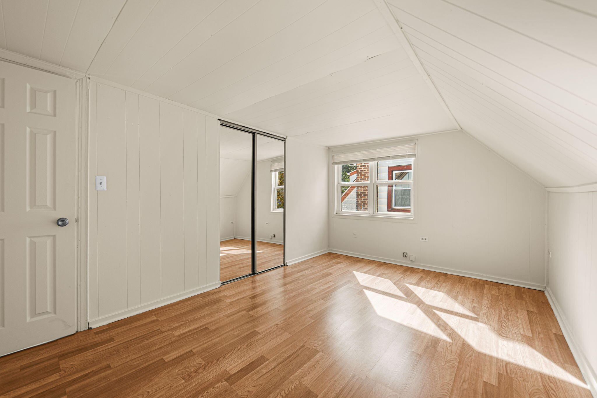 Hammond, Indiana 46324, United States, 3 Bedrooms Bedrooms, ,2 BathroomsBathrooms,Residential,Active,221311