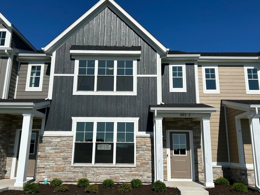 Photo of 1603 Parkside Lane #C, Dyer, IN 46311 (MLS # 844465)