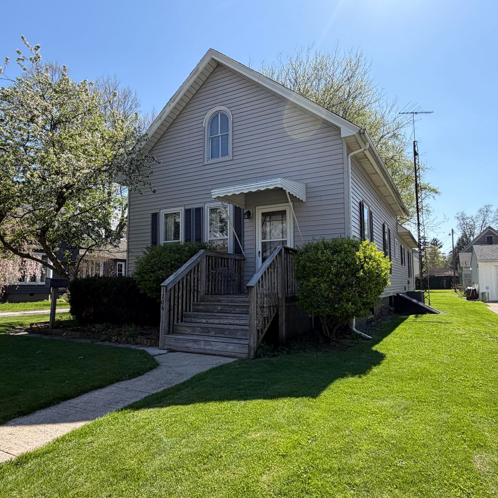 Photo of 1706 Monroe Street, La Porte, IN 46350 (MLS # 837379)