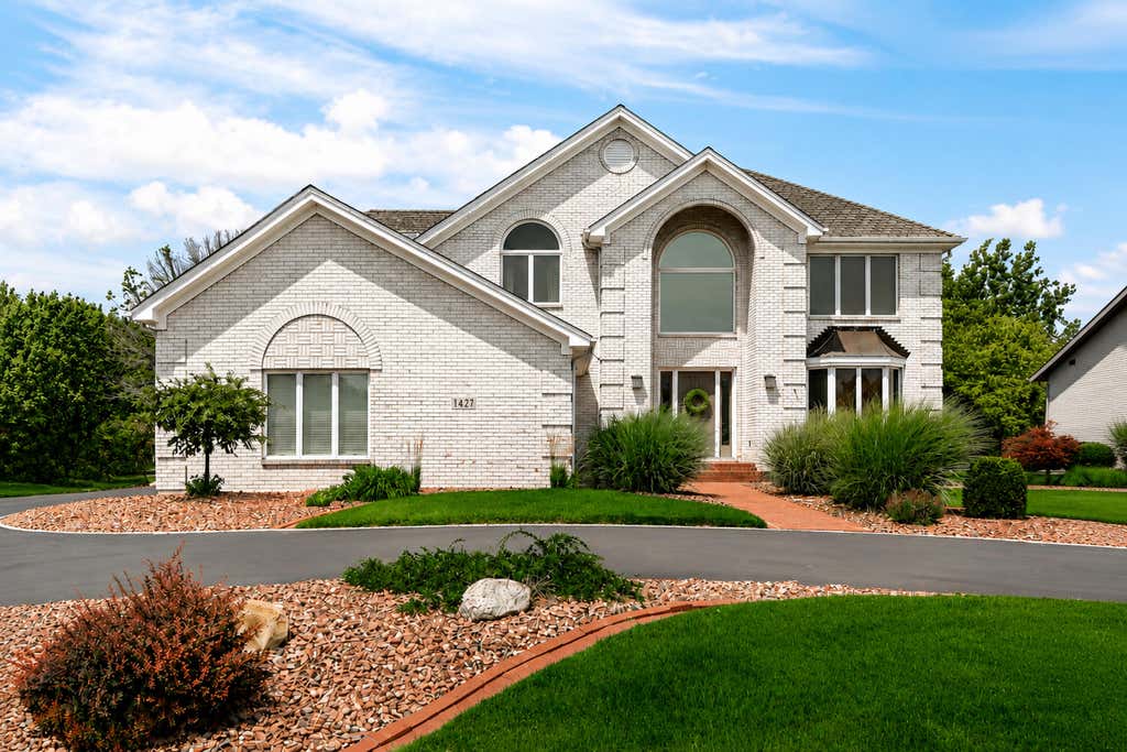 Photo of 1427 Brandywine Drive, Munster, IN 46321 (MLS # 842478)