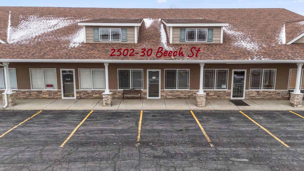 Photo of 2502 Beech Street, Valparaiso, IN 46383 (MLS # 832815)