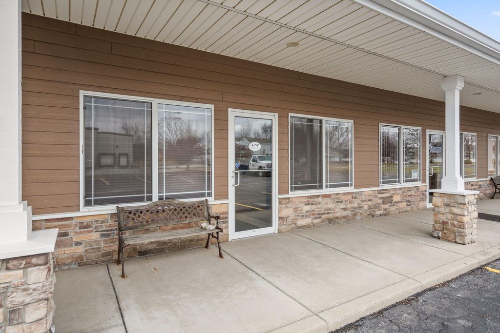 Photo of 2502 Beech Street, Valparaiso, IN 46383 (MLS # 832815)