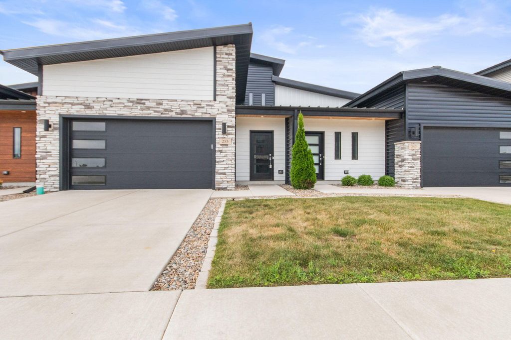 Photo of 255 Nomo Place, Crown Point, IN 46307 (MLS # 832137)