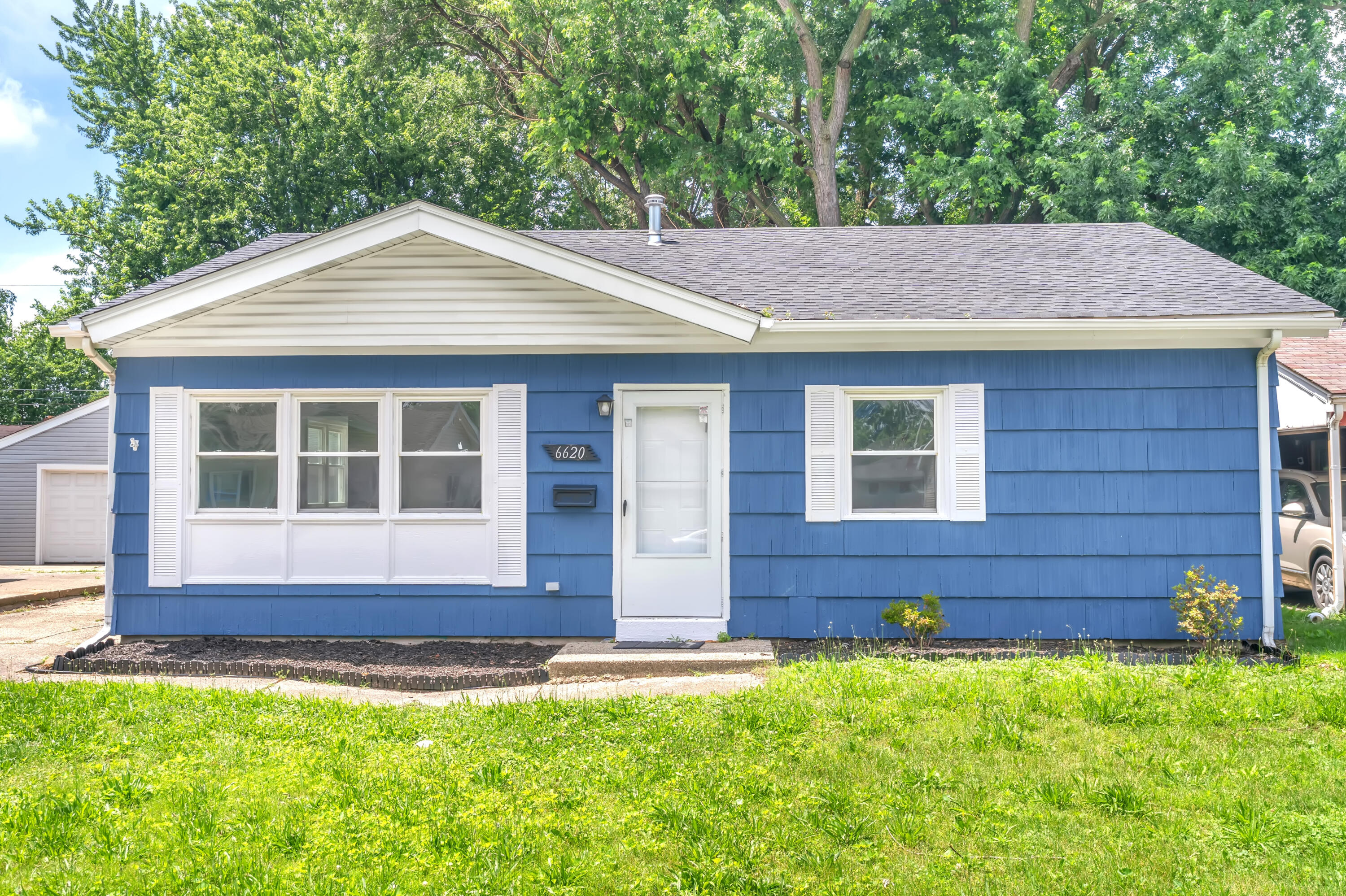 Photo 1 of 17 — 6620 Missouri Avenue, Hammond, IN 46323
