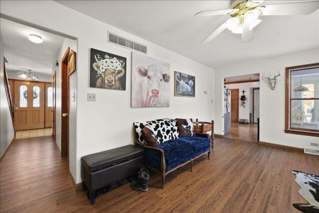 Photo of 11 N 675 W, Valparaiso, IN 46385 (MLS # 833574)