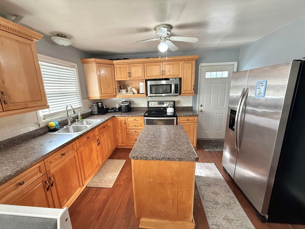 Photo of 1212 Devonshire Street, Hobart, IN 46342 (MLS # 833755)