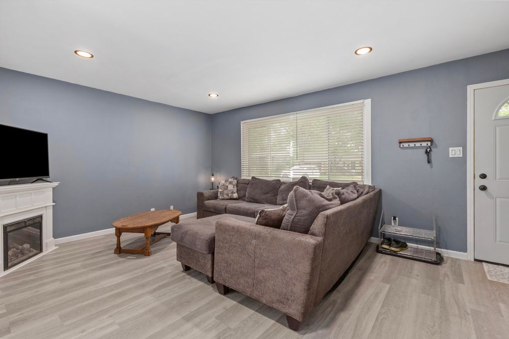 Photo of 8018 Taney Place, Merrillville, IN 46410 (MLS # 839607)