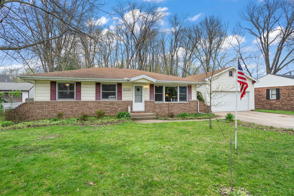 Photo of 6114 Mockingbird Avenue, Portage, IN 46368 (MLS # 837135)