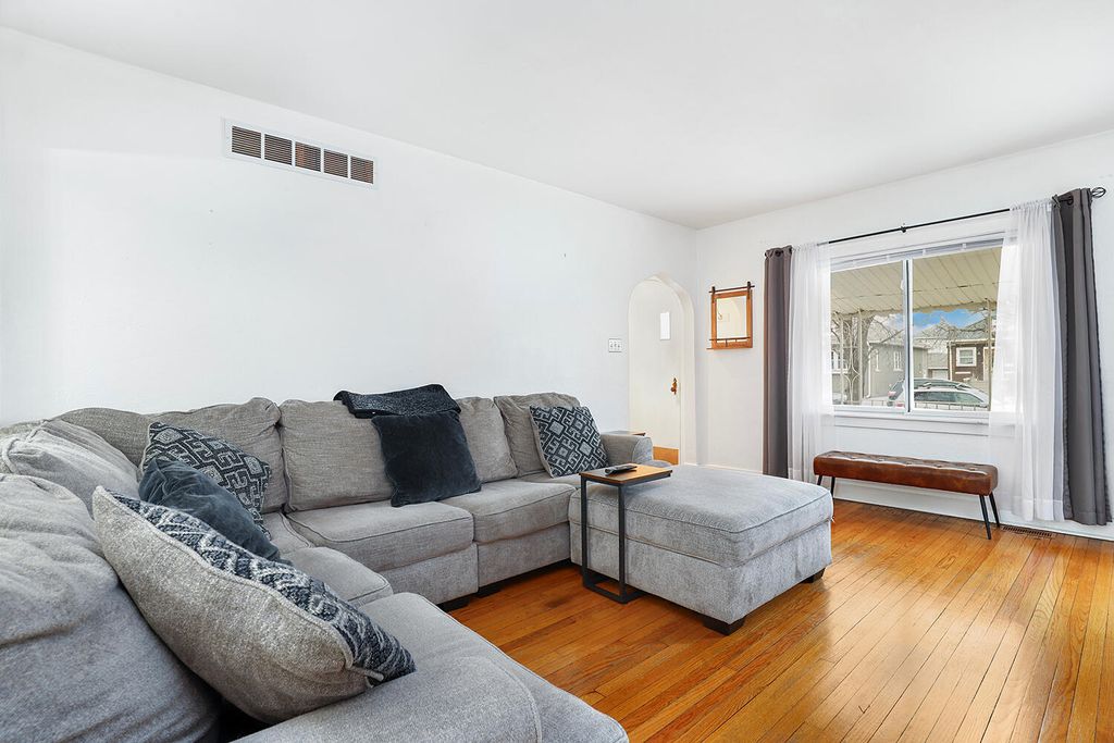 Photo of 2024 Lake Avenue, Whiting, IN 46394 (MLS # 834956)